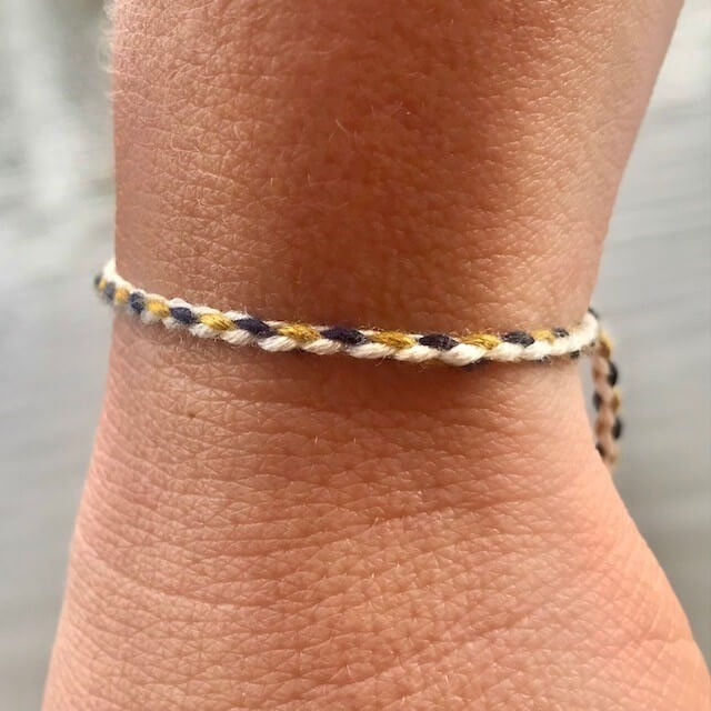 Laos armband (oker/navy) - www.mundobracelets.nl